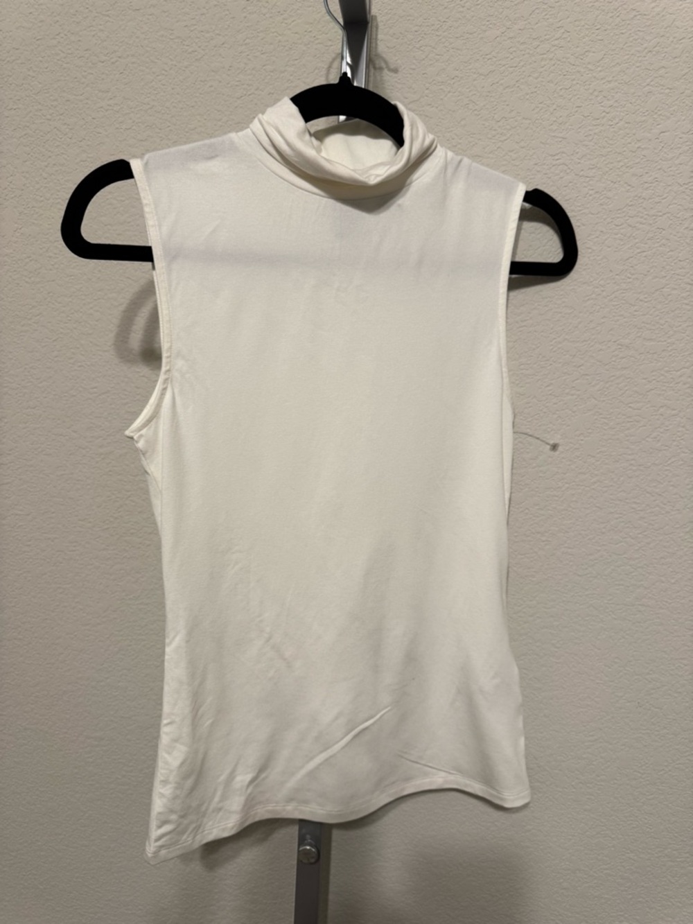 HUGO BOSS
Enani Sleeveless Turtleneck
Top In Soft Cream NWOT - Picture 2 of 6
